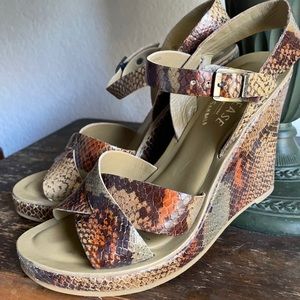 Kork-Ease Shannon wedge snakeskin 6M